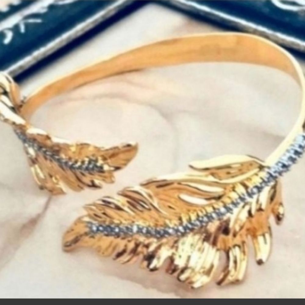 ALEXIS BITTAR DOUBLE FEATHER CUFF IN GOLD WITH CRYSTALS!!!